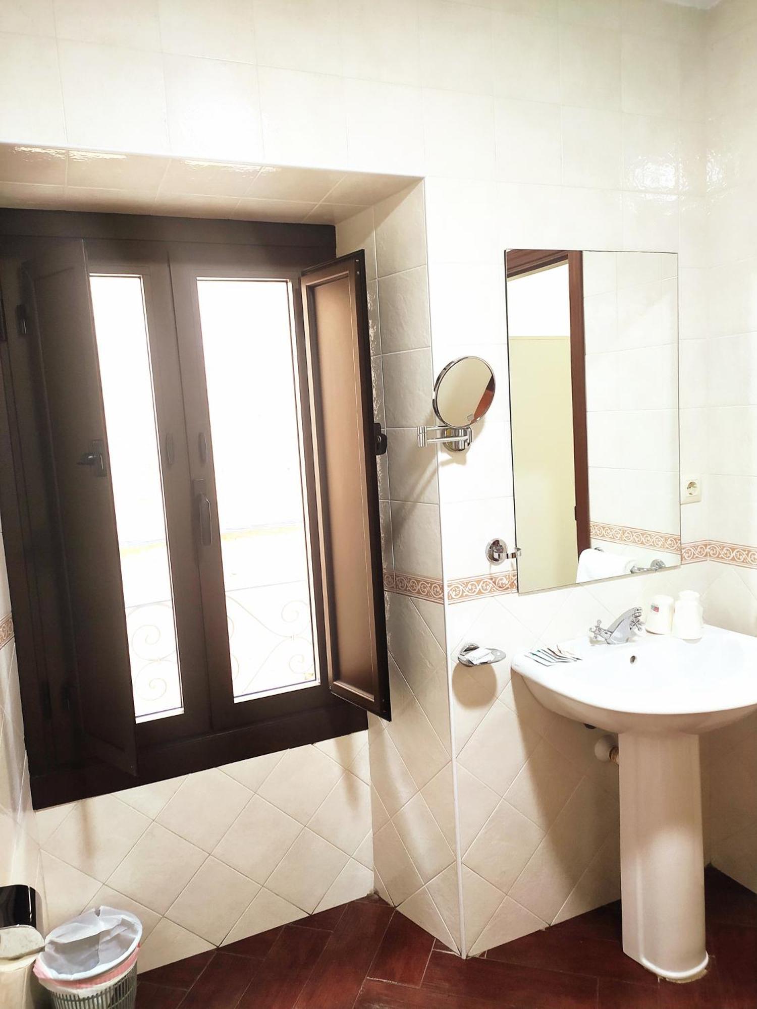 Hostal Cuzco Trujillo Luaran gambar